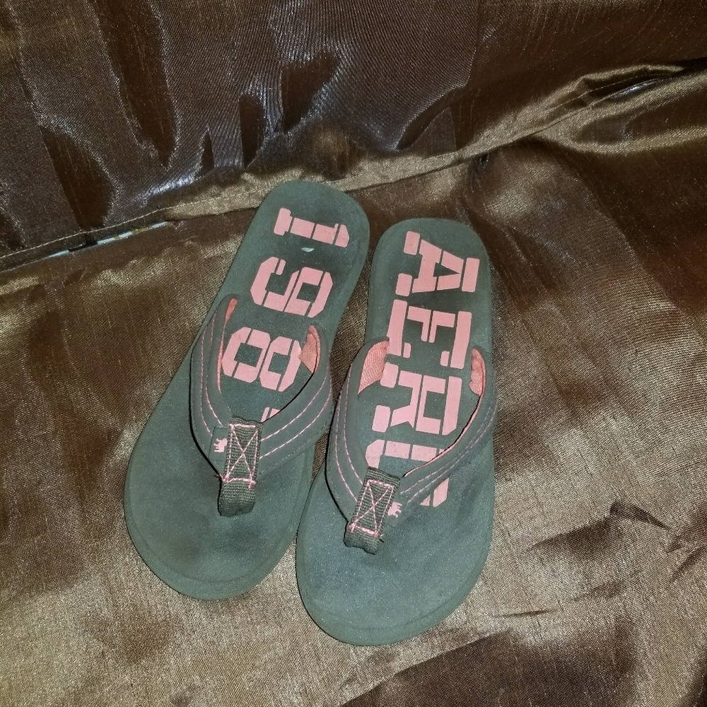 Aeropostale flip flops